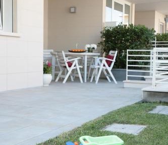 One-Bedroom Apartment with Garden