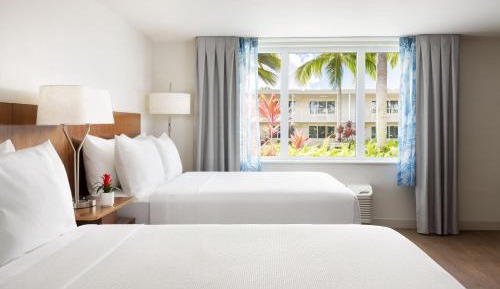 Queen Room with Two Queen Beds and Garden View