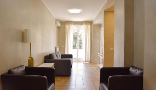 One-Bedroom Apartment with Balcony