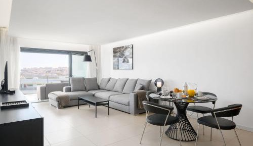Deluxe Apartment