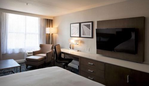King Room with Sofa Bed - Non-Smoking