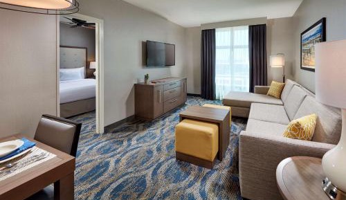 One-Bedroom King Suite