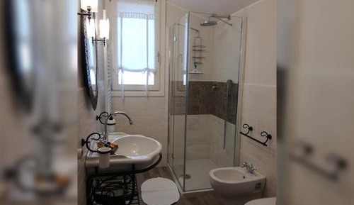 Deluxe Double Room with Extra Bed