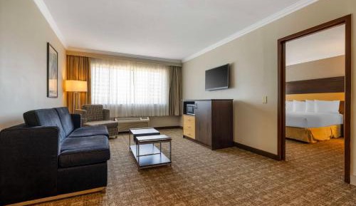 King Suite with Sofa