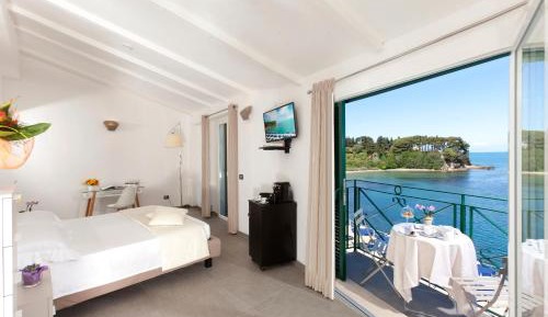 Junior Suite with Balcony