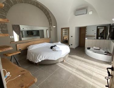 King Suite with Spa Bath