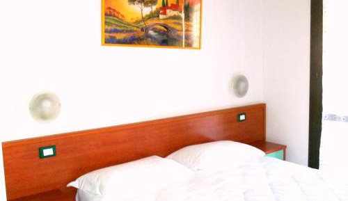 One-Bedroom Suite (4 Adults) - No Pets Allowed