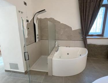 King Suite with Spa Bath