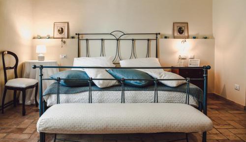 Deluxe Room (2 Adults + 1 Child)