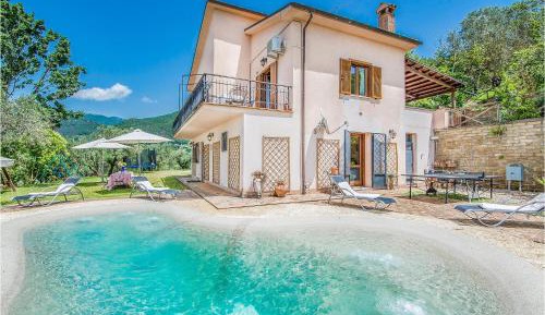 Three-Bedroom Vacation Home 
