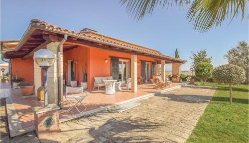 Three-Bedroom Vacation Home 