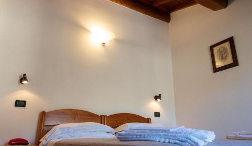 Double or Twin Room with Mountain View