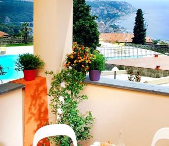 One-Bedroom Apartment with Sea View (2 Adults)