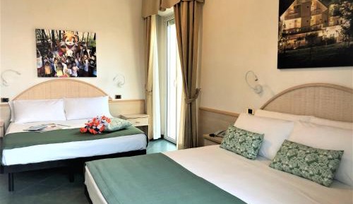 Deluxe Quadruple Room