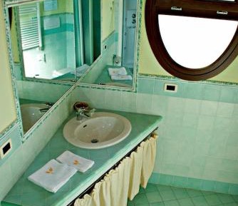 Suite with Hot Tub