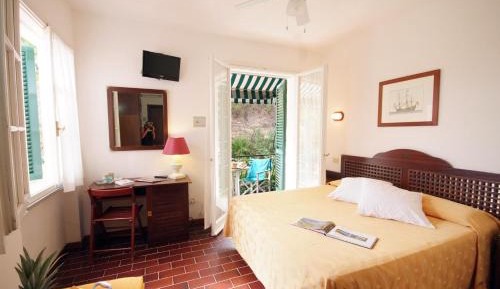 Triple Room with Garden View