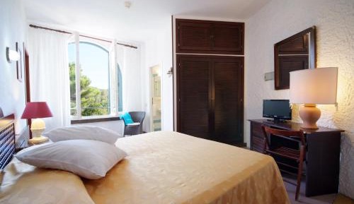 Triple Room with Garden View