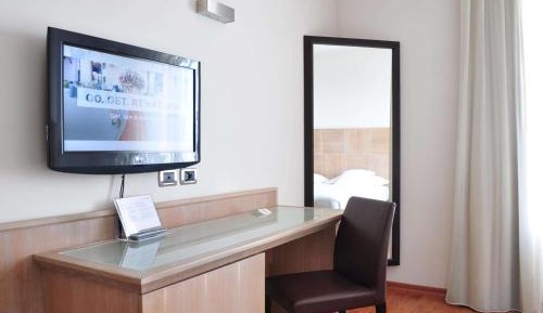 Comfort Queen Room