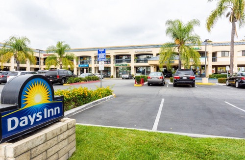 Artesia Hotel | Days Inn & Suites by Wyndham Artesia
