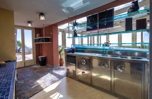Ospedaletti Villa | Villa in Ospedaletti with 8 bedrooms sleeps 20