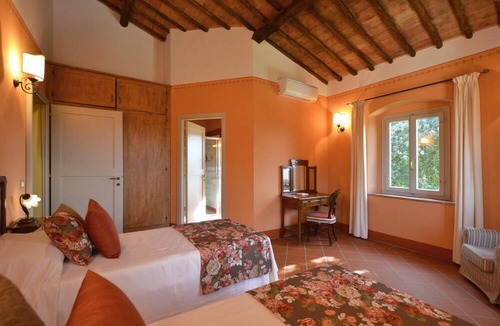 Casole d'Elsa Villa | Villa Paradiso 12 - Six Bedroom Villa, Sleeps 12
