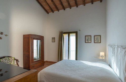 Laterina Apartment | Beautiful apartment with pool, A/C, WIFI, TV, panoramic view and parking, close to Arezzo