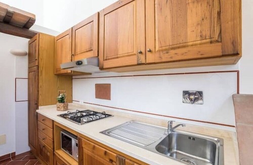 Montescudaio Other | Agriturismo Sant' Elmira: Goditi la Vasca Idromassaggio Esterna