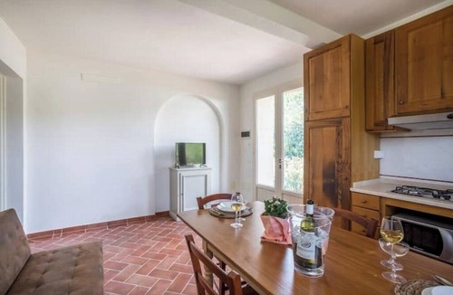Montescudaio Other | Agriturismo Sant' Elmira: Goditi la Vasca Idromassaggio Esterna