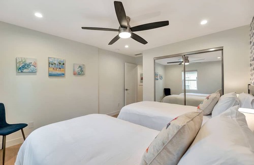 Bixby Knolls House | New Reno 3 BD Home - Pool - EV Charger