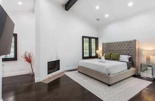 Beverly Glen House | ৎ୭ Lux Romantic Vintage in Bel Air ৎ୭ Jacuzzi & More.