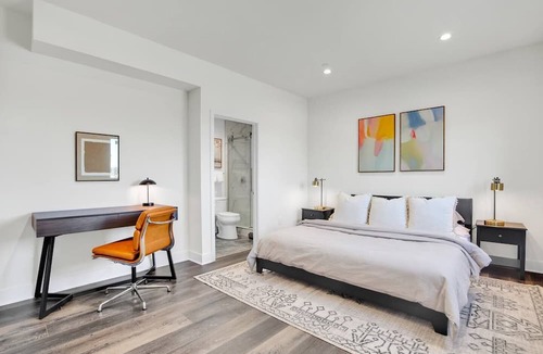 Historic Filipinotown House | Downtown Delight by AvantStay | 10min to Staples