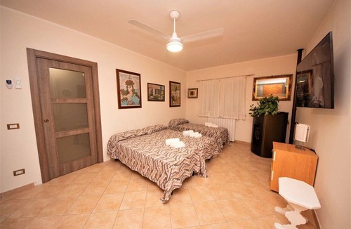 Anzio Villa | Villa 'La Rosa Dei Venti' with Private Pool, Wi-Fi and Air Conditioning