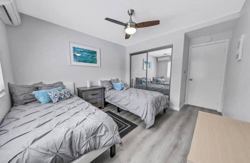Circle Area House | Business Class 4 Bedroom Suite in LB with Pool