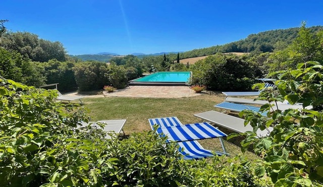 Sleeps 12 - amazing scenery all around - exc villa, pool + grounds - pool house