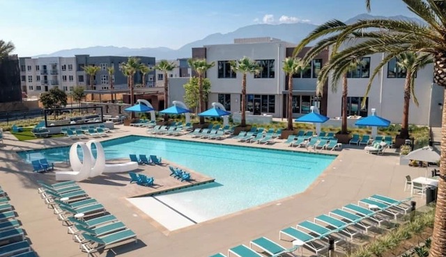 Luxury 2bedroom 2bath condo just 7 mins away from Ontario international Airport
