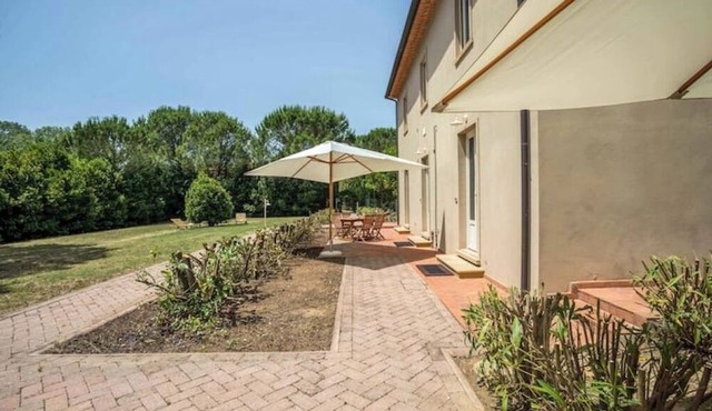 Agriturismo Sant' Elmira: Goditi la Vasca Idromassaggio Esterna